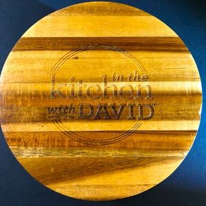 In The Kitchen With David salt/ spice box with swivel lid 6”x6”x3” gently used